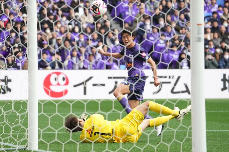 2月23日の開幕節で2ゴールを決めた大橋祐紀。夏にブラックバーンへと移籍した　©Masashi Hara