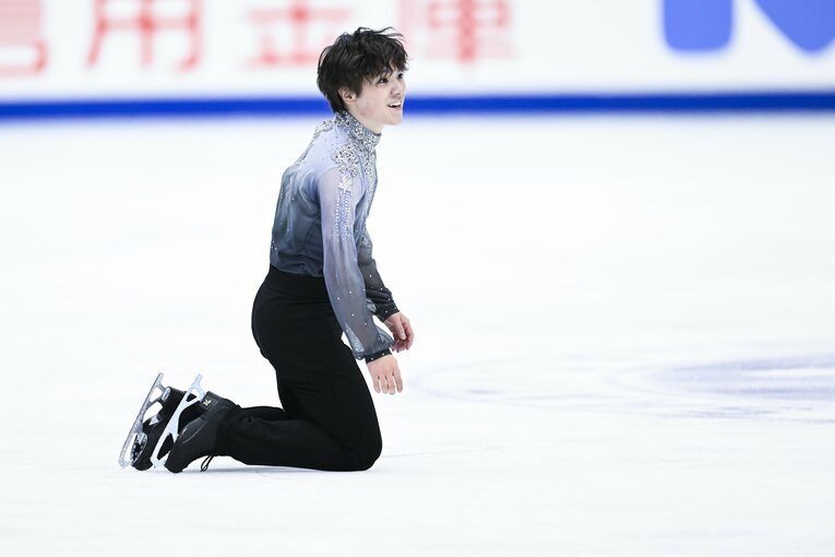 NHK杯、フリーの演技後、ランビエルコーチのほうに少し視線を移す宇野　©Asami Enomoto