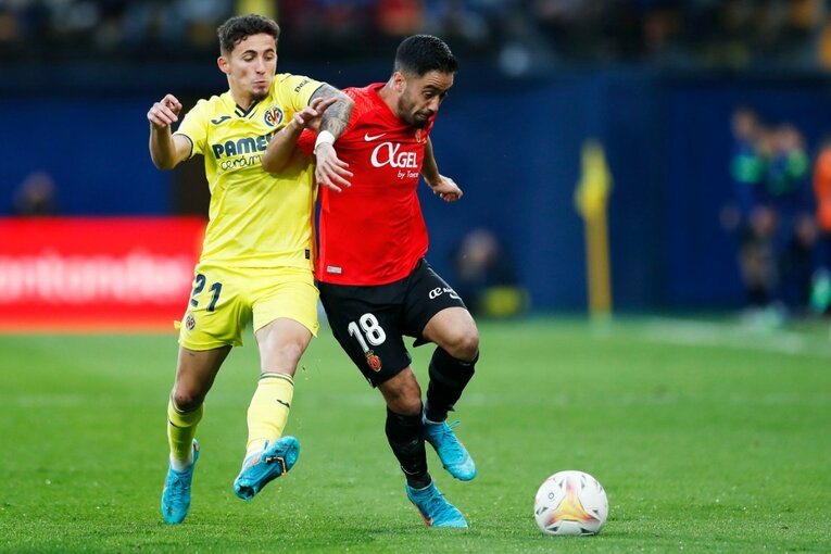 久保建英がエメリ戦術にハメられた？ “代表前の古巣ビジャレアル戦”撮影カメラマンが見た苦闘の要因〈少年ファンはユニをおねだり〉(38)