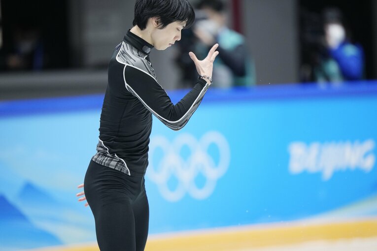 2022年2月15日、記者会見を行った翌日に北京で『オペラ座の怪人』の曲をかけ、報道陣の前で披露した羽生　©Sunao Noto/JMPA