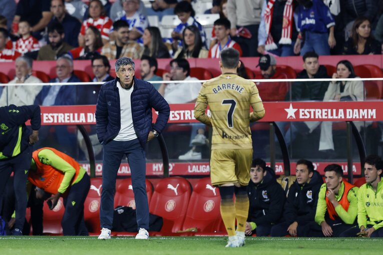 交代直前、自ら監督に話しかけるバレネチェアの姿があった　©Daisuke Nakashima