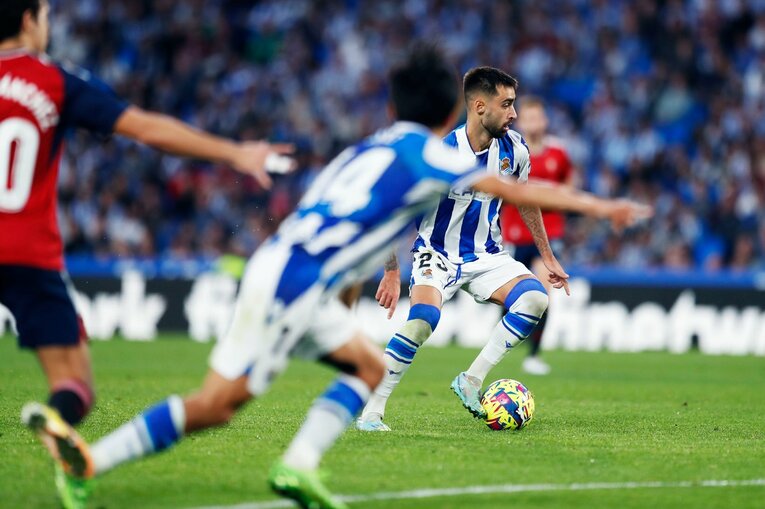 「TAKE 14」ユニ少年の期待に応えて…前髪イメチェン久保建英のW杯後ソシエダ初戦「ゴールへの気迫＋守備」を撮った〈写真多数〉(27)