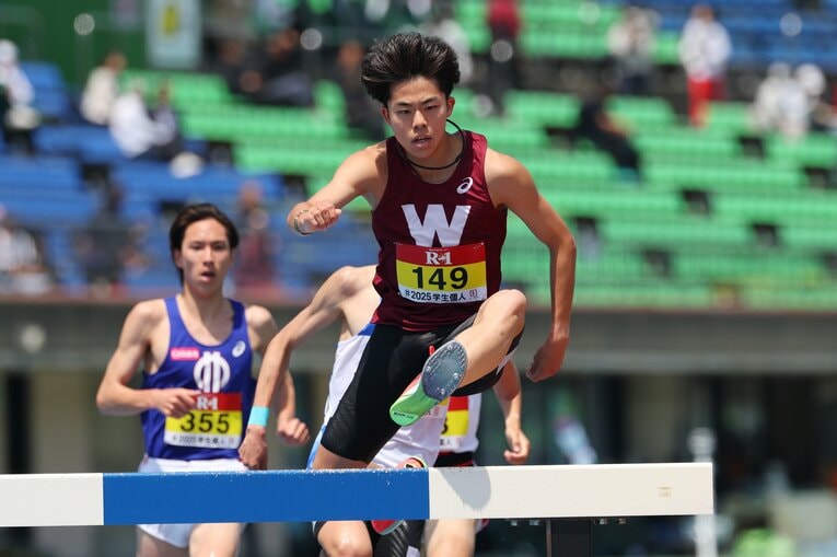 関カレ決勝は欠場したものの、3000mSCを中心に非凡な才能を見せている佐々木。美しいハードリングも武器　©AFLO