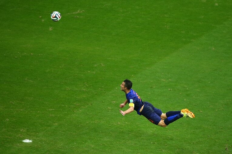 ブラジルW杯スペイン戦、ファンペルシのヘディング弾　©Getty Images