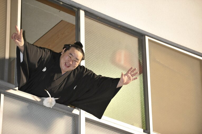 優勝後の大はしゃぎ（全13枚の7枚目）　©BUNGEISHUNJU