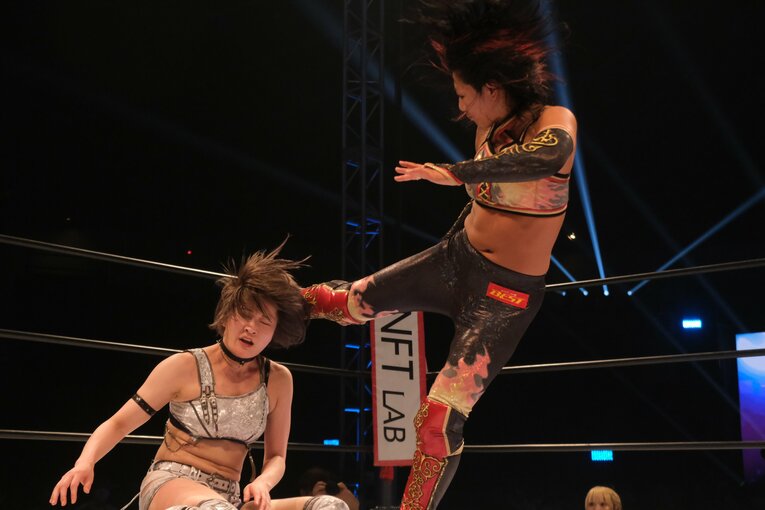 水着グラビアも披露のアイドル路線から急転換…素顔は“オラオラ”、スターダムのベルトも獲得した岩田美香の渇望「総合格闘技かキックにも」(32)