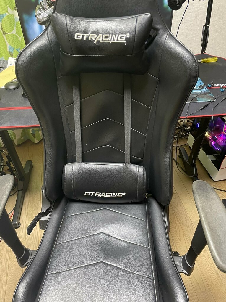 これがそのゲーミングチェア。富山でも大切に使っている　写真は本人提供