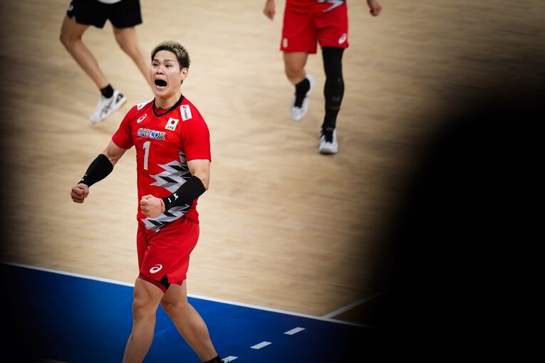西田有志（VNLオランダ戦）　©︎Volleyball World