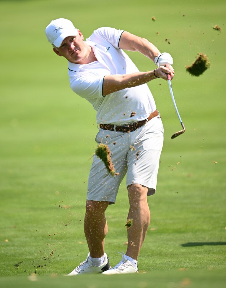 ゴルフをするシュバインシュタイガー（2022年）　©Getty Images