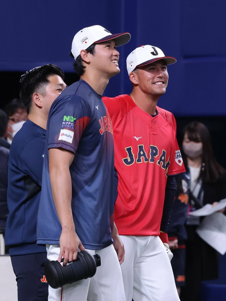 大活躍中のヌートバーと大谷。二人とも侍ジャパンを明るくするムードメーカーだ　©JIJI PRESS