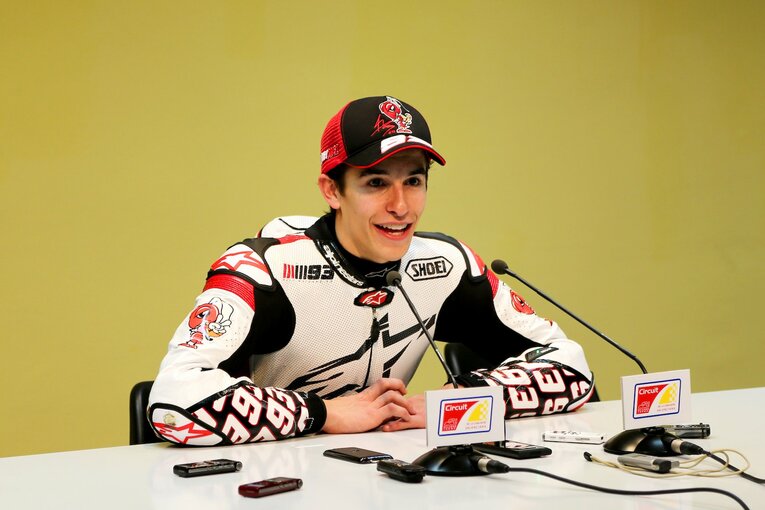 テスト後の単独記者会見に臨むマルケス。このとき19歳　©Satoshi Endo