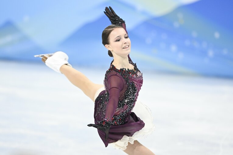 「泣いてる場合じゃない」新女王・坂本花織と中野コーチが守った“フィギュアの品格” 「20年前のスケート」発言のタラソワへ伝えたいこと(20)