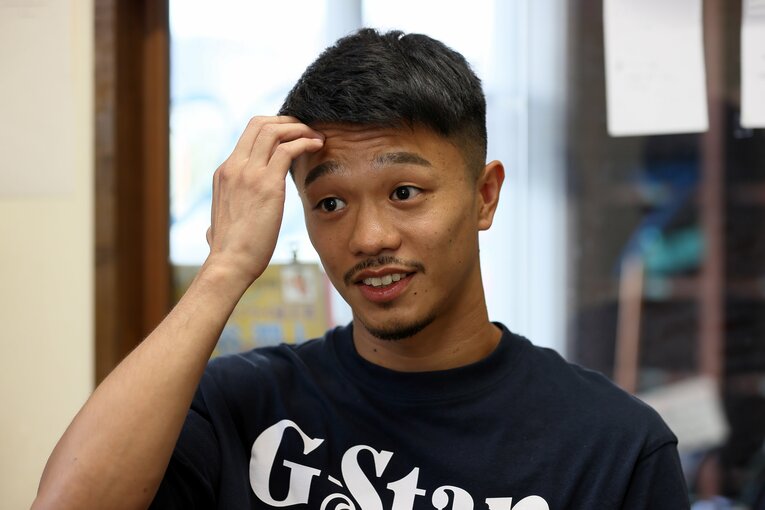 衝撃の1回KO劇を振り返る中谷　©︎Shigeki Yamamoto