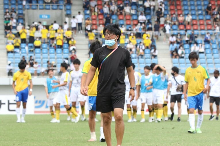 帝京・日比威監督　©︎Takahito Ando