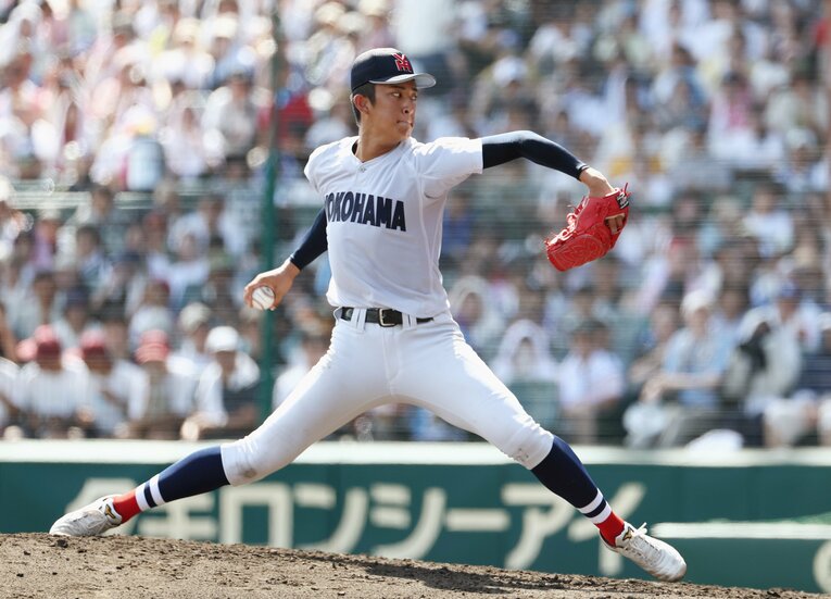 1回戦の沖縄尚学戦で先発した織田　©JIJI PRESS