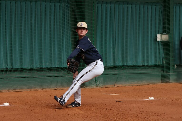 キャンプでの寺西　©Fumi Sawai