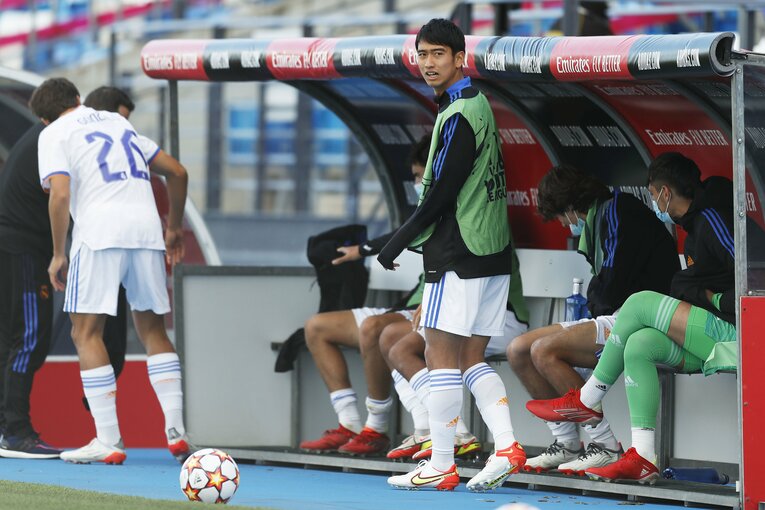 レアルの18歳日本人・中井卓大が「写真撮ってよー！」 無邪気さと表裏一体な《CLを含めた超シビアな競争》の舞台ウラ(14)