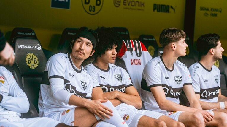 今季はブンデスリーガで5クラブ目の所属となるシュツットガルトでプレーした原口元気。来月で33歳になる　©︎Taisei Iwamoto