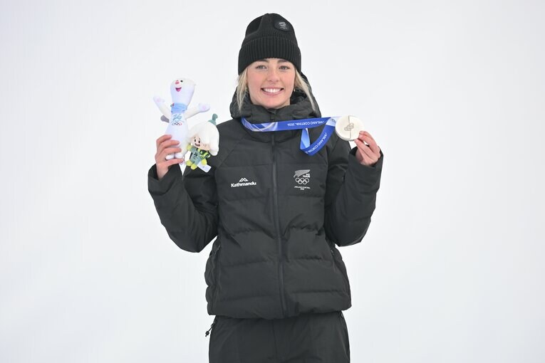 銀のサドフスキシノット　©Nanae Suzuki/JMPA