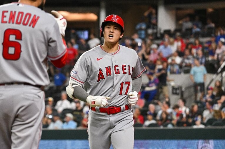 レンジャーズとの4連戦から本塁打量産体制に入りつつある大谷。本塁打王を争った2021年よりもハイペースで“仕留めている”要因を探った ／ photograph by Nanae Suzuki