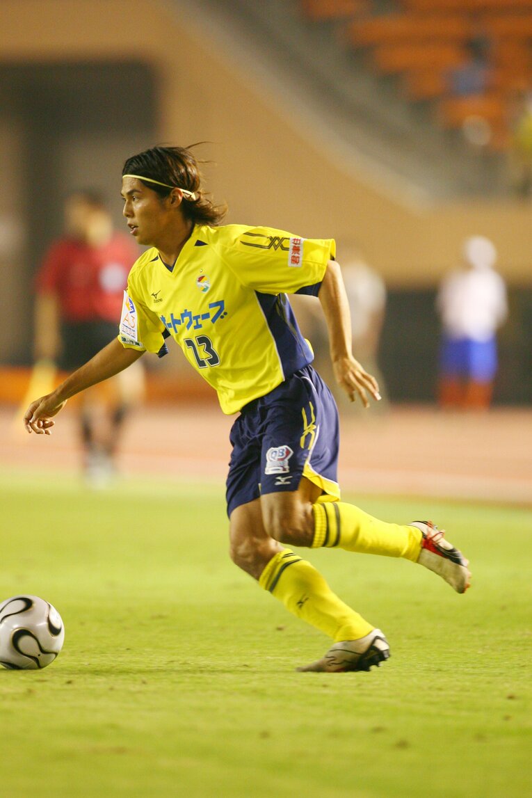 オシムが日本代表監督になった後もジェフに残った楽山。2008年に広島へ移籍。その後はロシアリーグ、中国リーグと海外挑戦　©AFLO