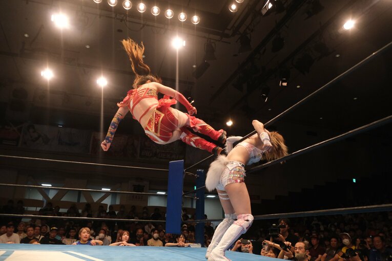 「燃え尽き症候群」から岩谷麻優が迎えた“キャリアで一番のピーク”…右ヒジ脱臼まで続いた藤本つかさとの“最高峰の女子プロレス”(18)