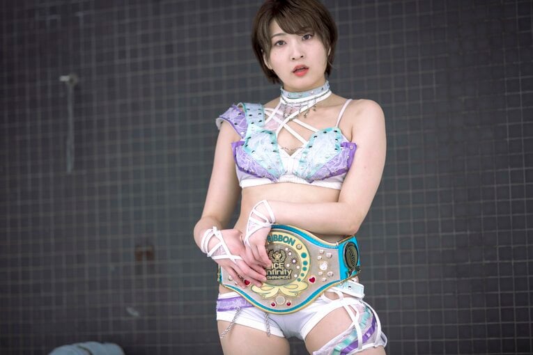 「背中まで見られてる。なんて素敵なんだと」トップ女子レスラー・安納サオリの輝きと“絶対不屈彼女”と呼ばれる理由《特別グラビア》(50)