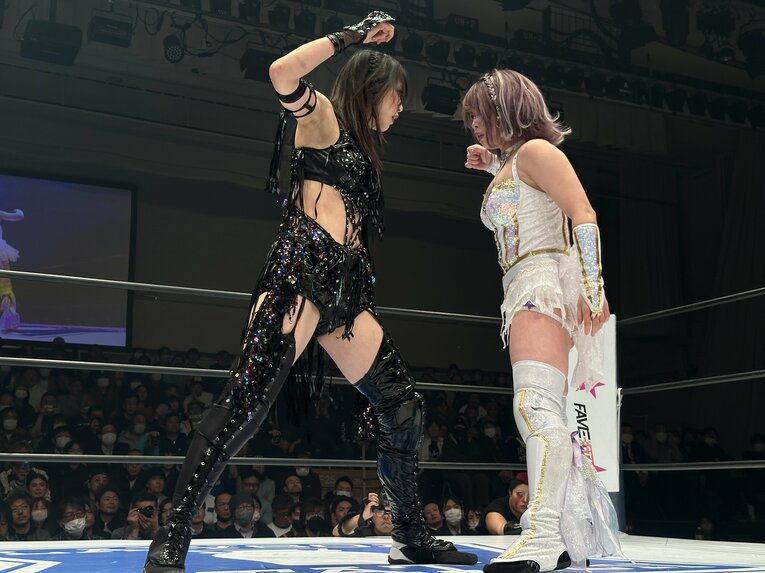 「敗者退団マッチ」として行われた上谷沙弥vs中野たむ　©Norihiro Hashimoto