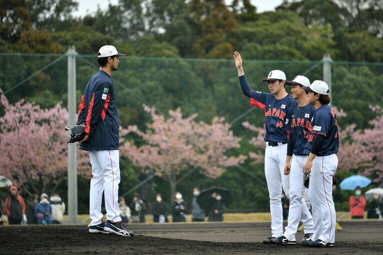 ”ダル塾”で手を挙げる佐々木朗希　©Hideki Sugiyama