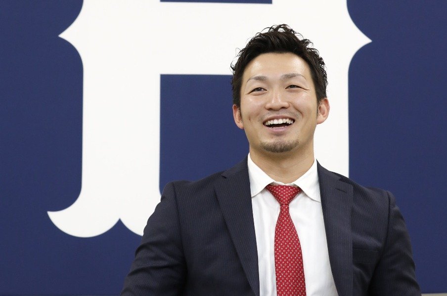カープスカウト“鬼のプレゼン”「4位じゃ絶対取れません」 無名だった鈴木誠也、ドラフト2位のウラ側<Number Web> photograph by KYODO