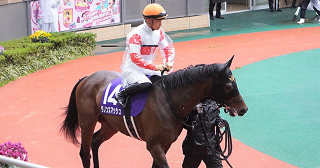 ダノンスマッシュ&レッドルゼル、2頭の善戦に安田隆行師が涙 「ムーアが褒めてくれた。誇りにしたい」