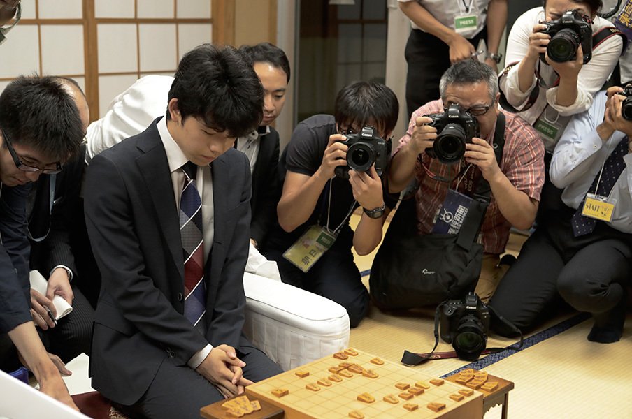 藤井四段は29連勝、巨人は13連敗。勝ち続けも負け続けもどっちも辛い!<Number Web> photograph by Tadashi Shirasawa