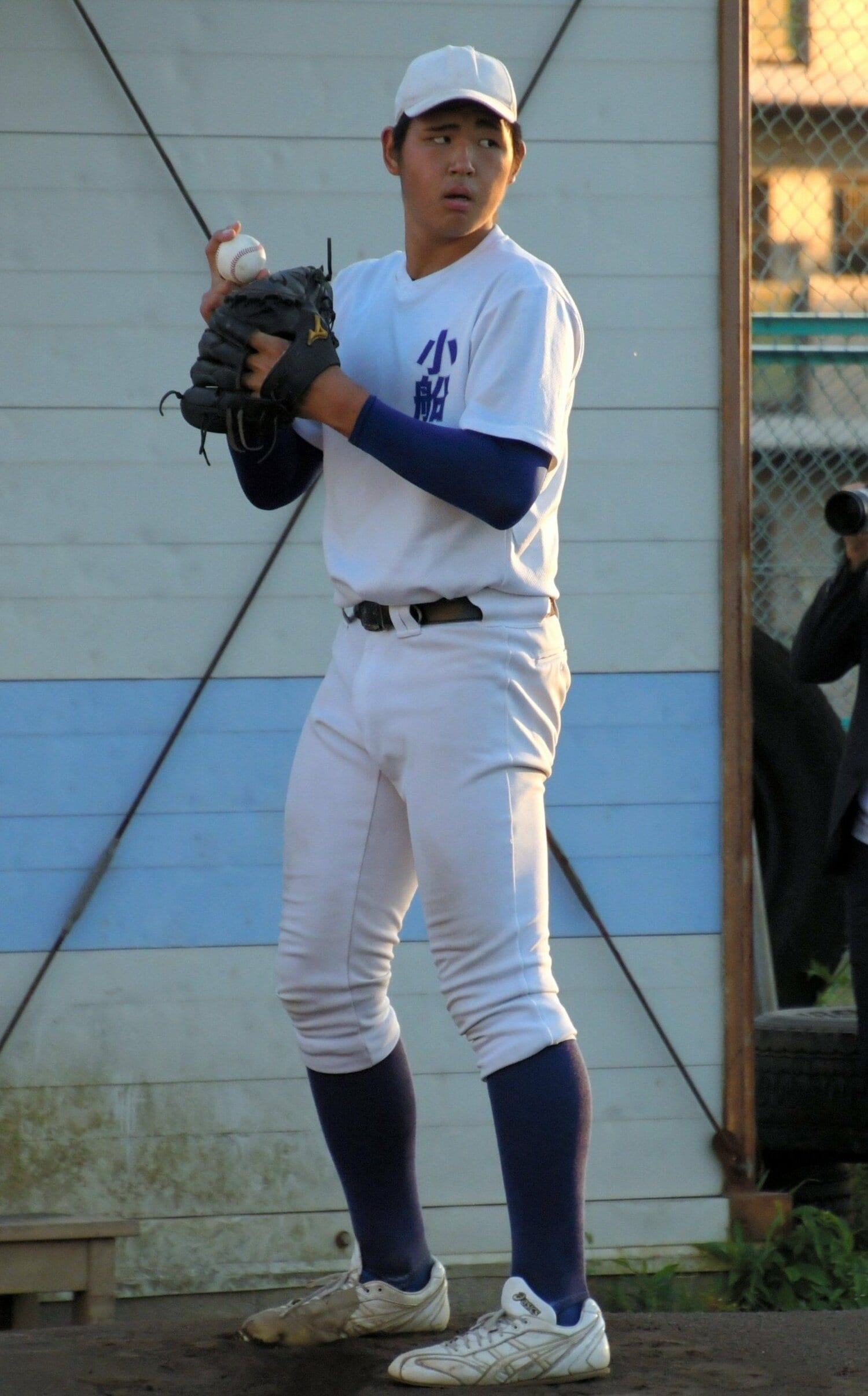 静岡・知徳高の小船翼（投手・197cm100kg・右投右打）　©Asahi Shimbun