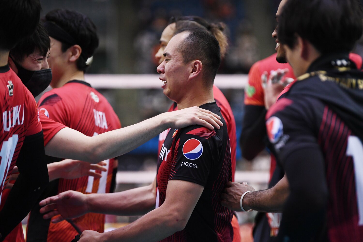 感極まって涙を流して優勝を喜んだ鶴田　©︎Itaru Chiba