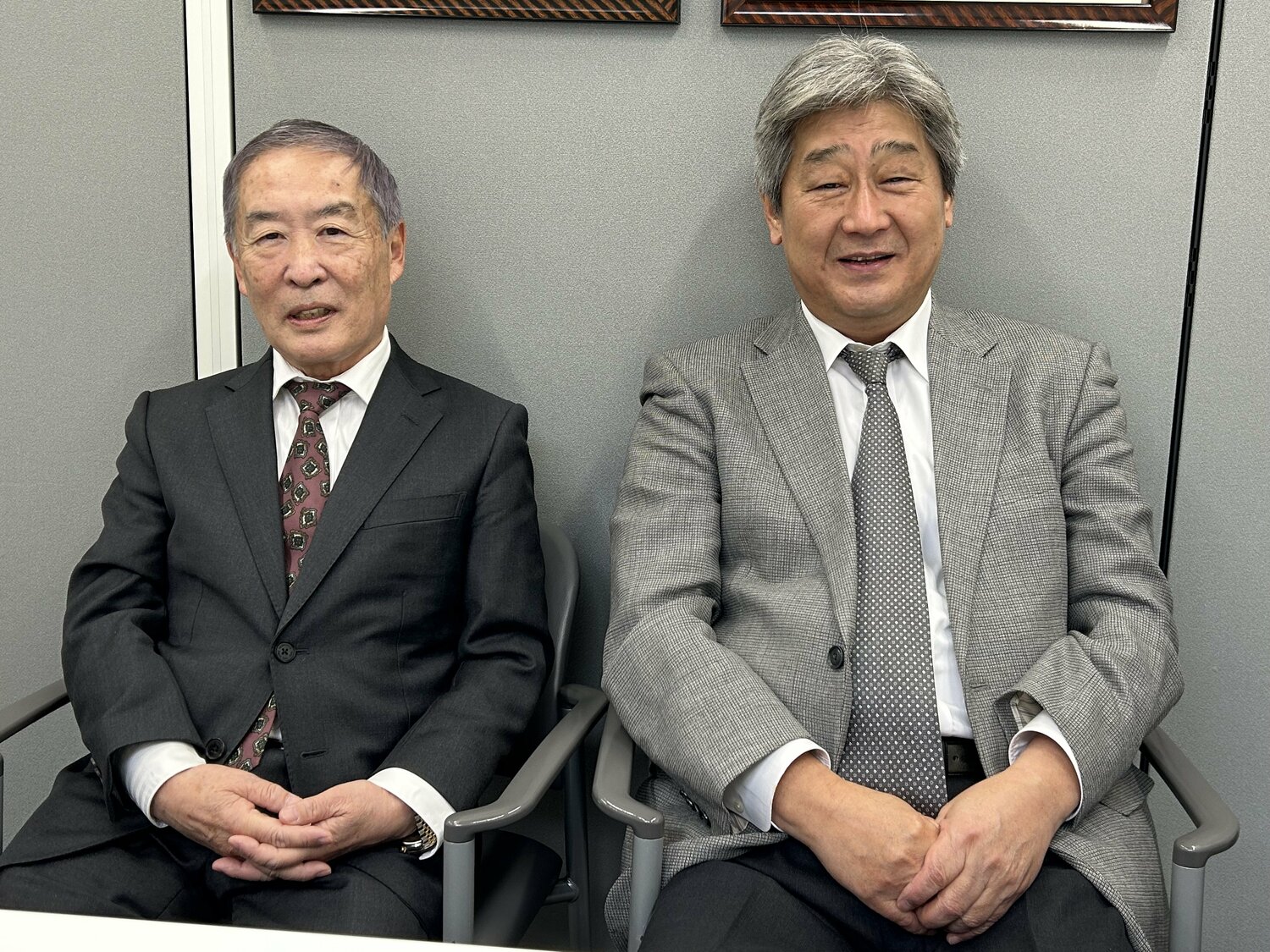 日本リトルシニア協会の三木慶造常務理事（左）と山下二郎事務局長（筆者撮影）