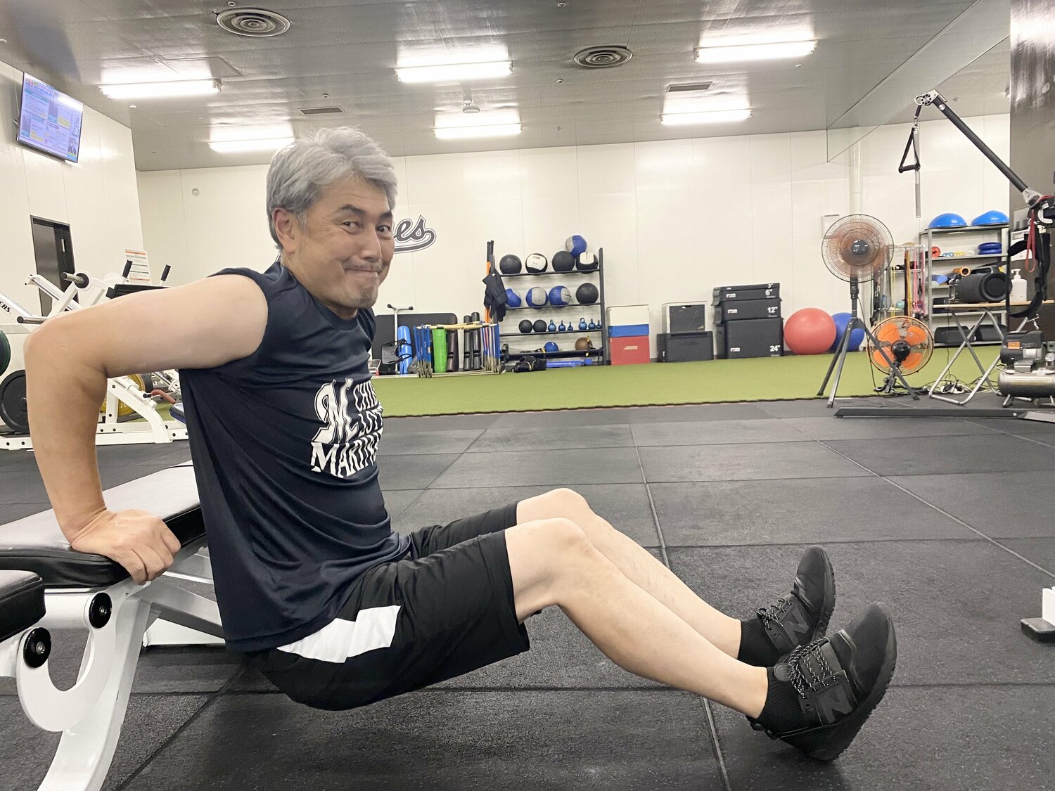 吉井監督の筋トレ風景　　©︎Chiba Lotte Marines