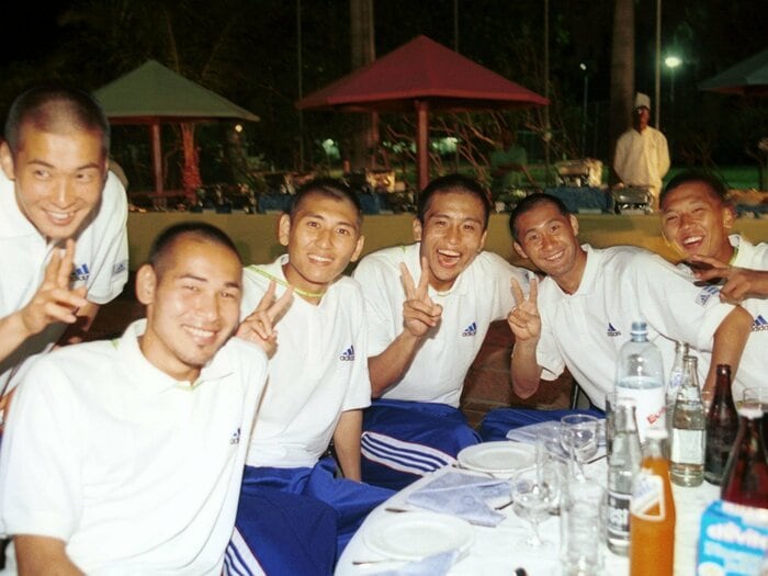 「“黄金世代”って呼ばれたけど、ほんまにそうだったのかな」稲本潤一が引退後初めて語った仲間の絆…「今も家族ぐるみで」付き合うあの選手とは＜Number Web＞ photograph by AFLO