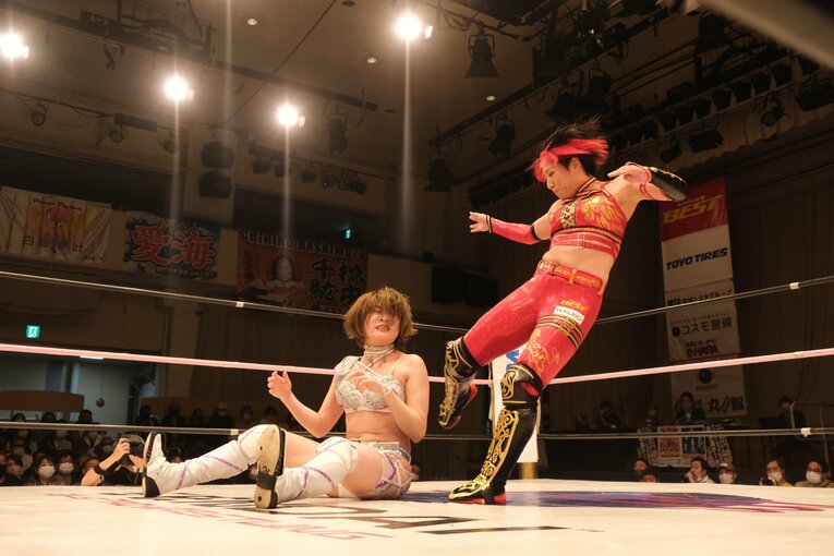 水着グラビアも披露のアイドル路線から急転換…素顔は“オラオラ”、スターダムのベルトも獲得した岩田美香の渇望「総合格闘技かキックにも」(92)