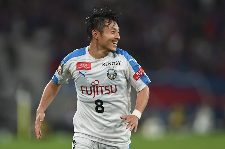 FC東京との多摩川クラシコでは試合を決定づけるゴールを決めた阿部浩之。川崎に欠かせない仕事人である。 ／ photograph by Getty Images
