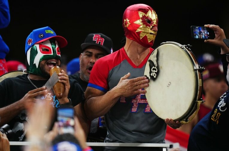 “ラテンの3強”が顔を揃えたプールDの1次ラウンドから異様な盛り上がりを見せていたローンデポ・パーク。彼らが大会を去った後も“お祭りムード”は変わらなそうだ ／ photograph by Getty Images