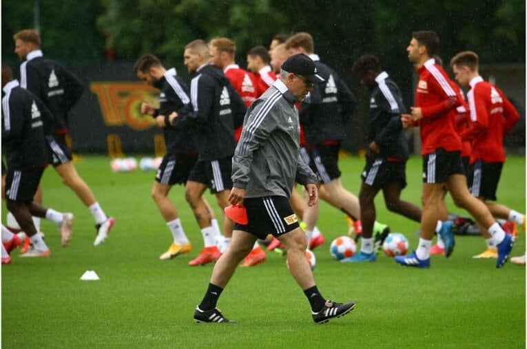 ウニオンを率いるフィッシャー監督©Getty Images