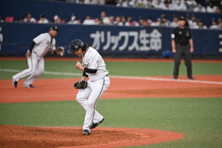 日本シリーズ第2戦。ピンチを切り抜けガッツポーズの宮城　©︎Nanae Suzuki