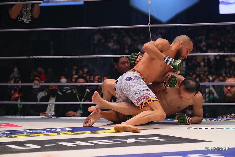 次鋒戦。キム・スーチョルvs.フアン・アーチュレッタ　©RIZIN FF