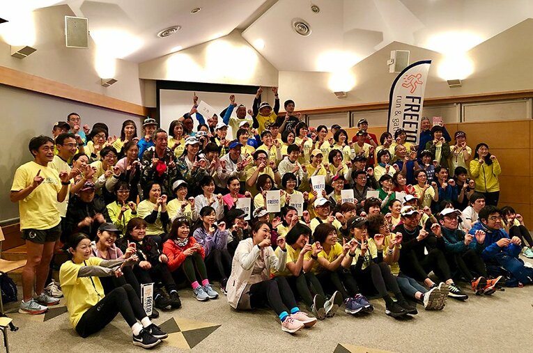 ゴール後は打ち上げを兼ねて参加者による交流会が行われる。大会によっては同じTシャツを着用して走ることで一体感を感じることもできる。 ／ photograph by Tetsuhiko Kin