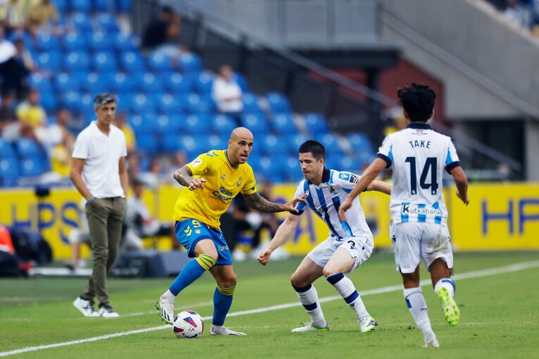 3戦連続MVP久保建英が「ユニ引っ張られても突破」気になる右足テーピングとシルバ引退の影響…“タケの配信に映らない表情”を撮った(11)