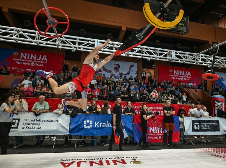 アメリカで高い人気を誇る『Ninja Warrior』。現地にはそれ専門のトレーニングジムが各所にある　©Getty Images