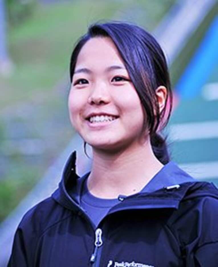 高梨沙羅　Sara Takanashi
1996年10月8日、北海道生まれ。上川小2年でジャンプを始める。'12年3月のW杯蔵王大会で日本史上最年少で優勝。昨季は1月の世界ジュニア選手権個人で2連覇。W杯では8勝で史上最年少の個人総合優勝。152cm、45kg。