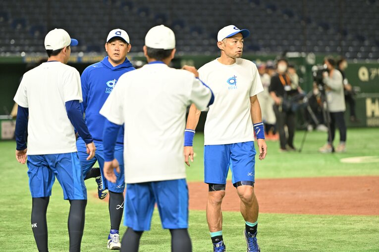 イチロー「僕がいなかったらできないから」女子高校選抜戦までの怪我とプレッシャーとの“知られざる戦い”…試合後に輝いた“49歳の笑顔”(69)
