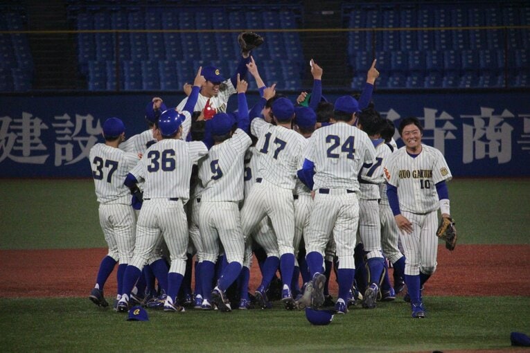 歓喜の輪と主将・武田登生　©︎Yu Takagi