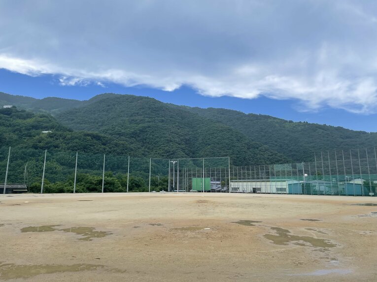 池田高校の練習グラウンド。サッカー部などと共用で使用する ©NumberWeb